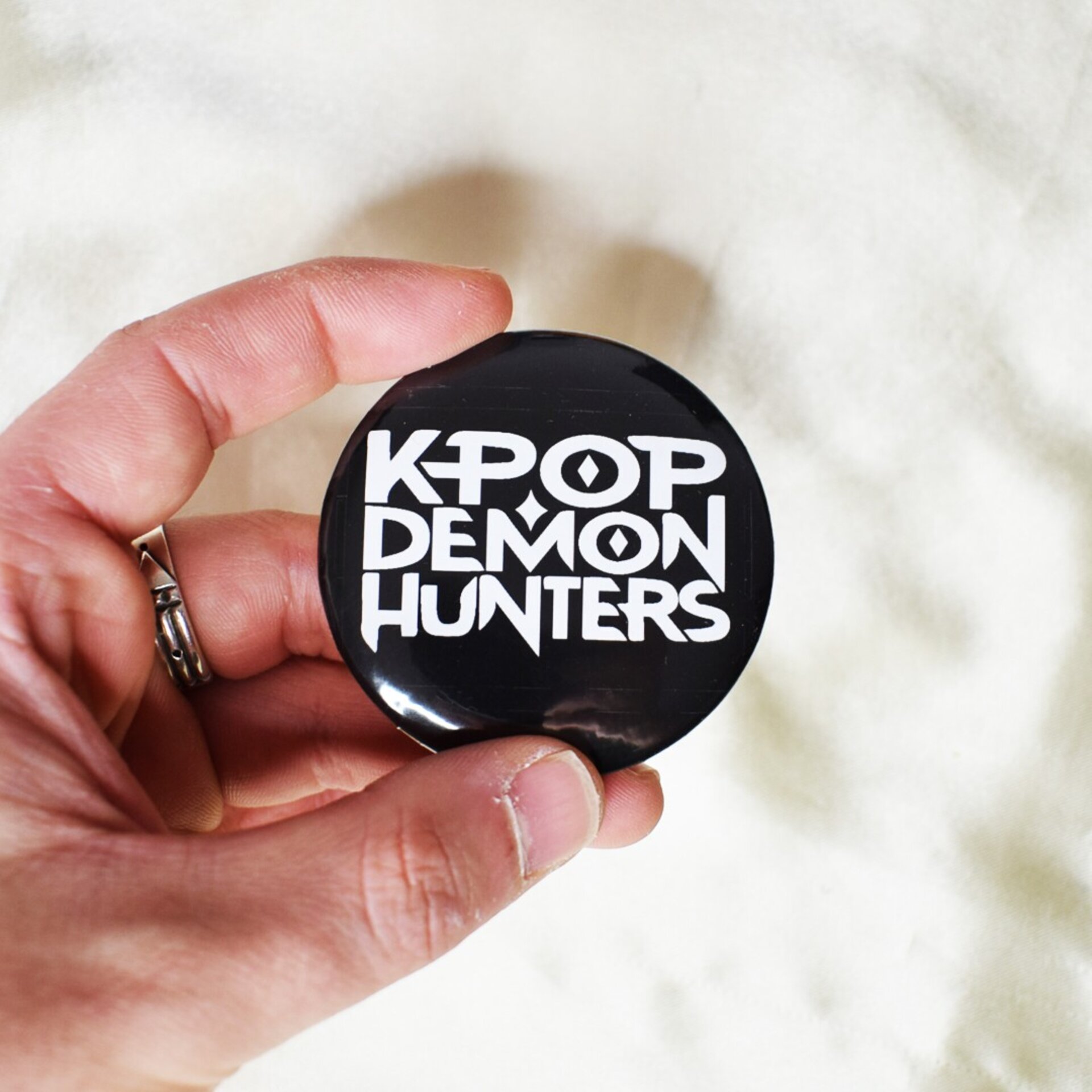 KPOP DEMON HUNTERS – Chapa 58mm - 3